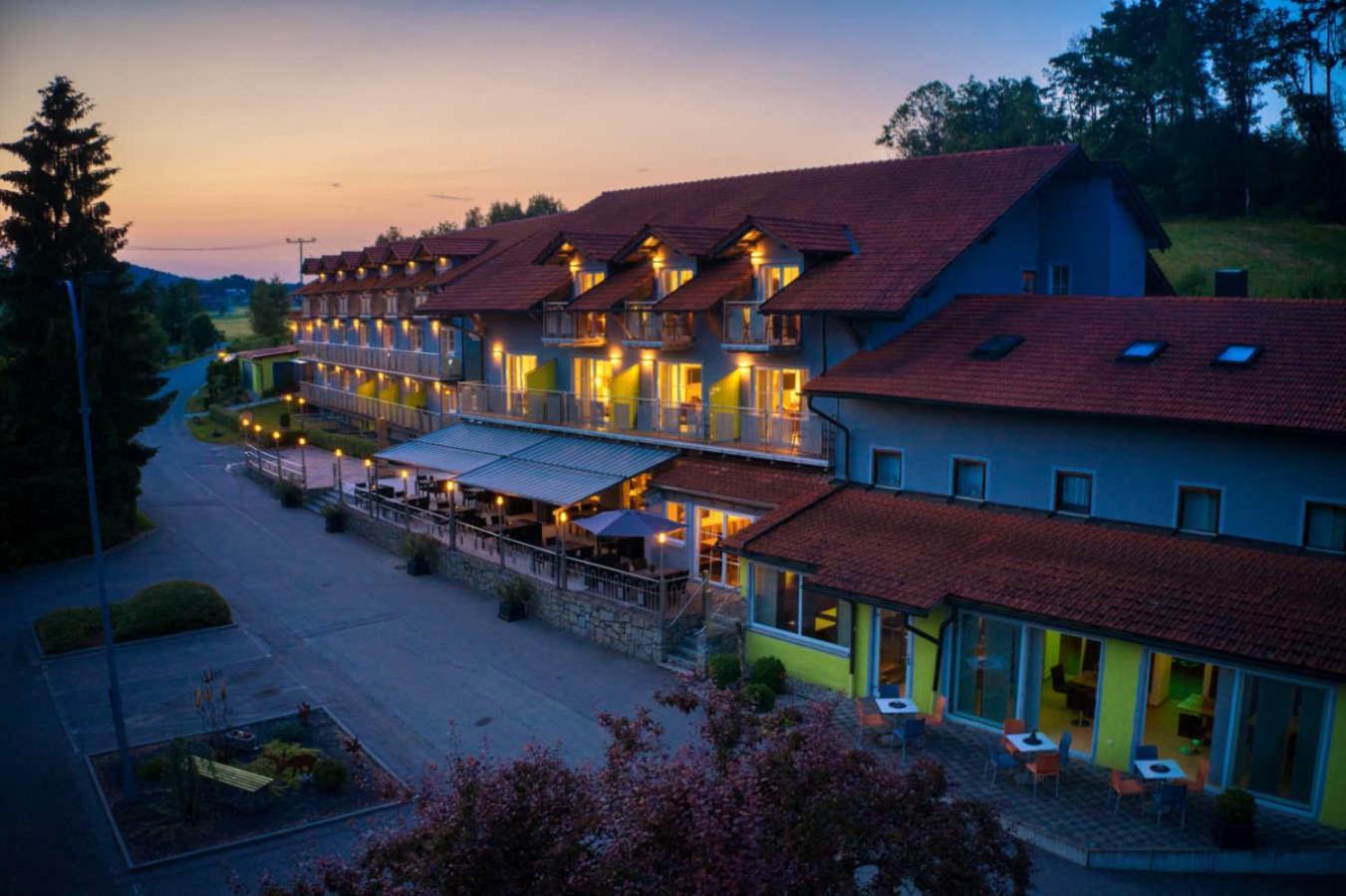 Hotel & Spa Reibener-Hof Konzell エクステリア 写真